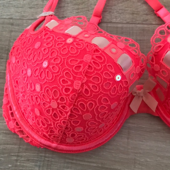 Victoria secrets pink bra - Picture 2 of 6